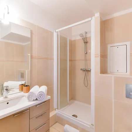 Exigehome-comme Maison Avec Jardin Et Parking Prive Apartment Versailles
